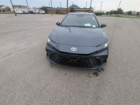 Used 2026 Toyota Camry SE w/ Convenience Package image 15