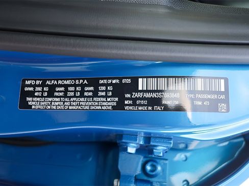 New 2025 Alfa Romeo Giulia Base image 28