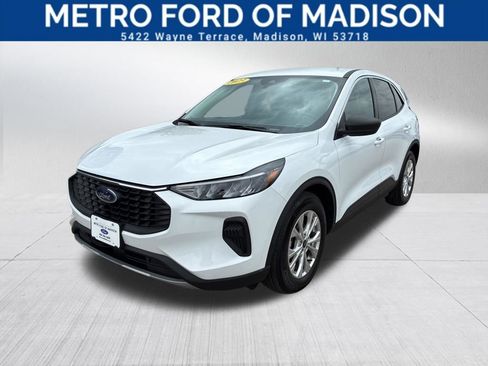 Used 2023 Ford Escape Active w/ Cold Weather Package FWD image 4