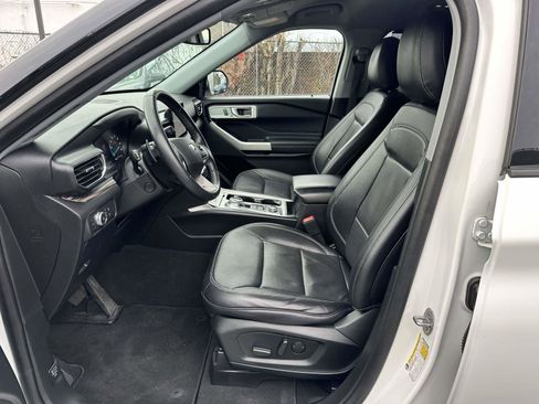 Used 2021 Ford Explorer Limited w/ Equipment Group 301A image 13