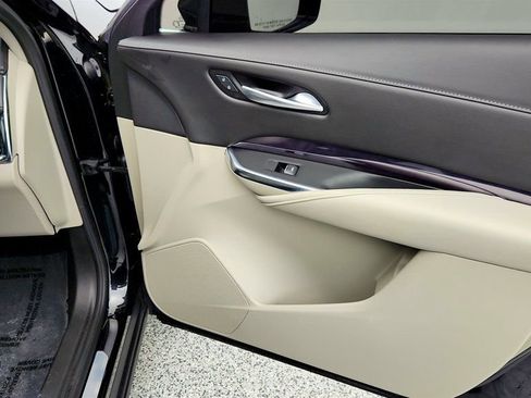 Used 2023 Cadillac XT4 Luxury w/ Cold Weather Package image 27