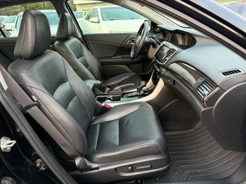 Used 2017 Honda Accord EX-L image 13