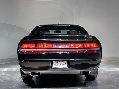 Used 2013 Dodge Challenger SRT8 w/ Harman Kardon Audio Group RWD image 31