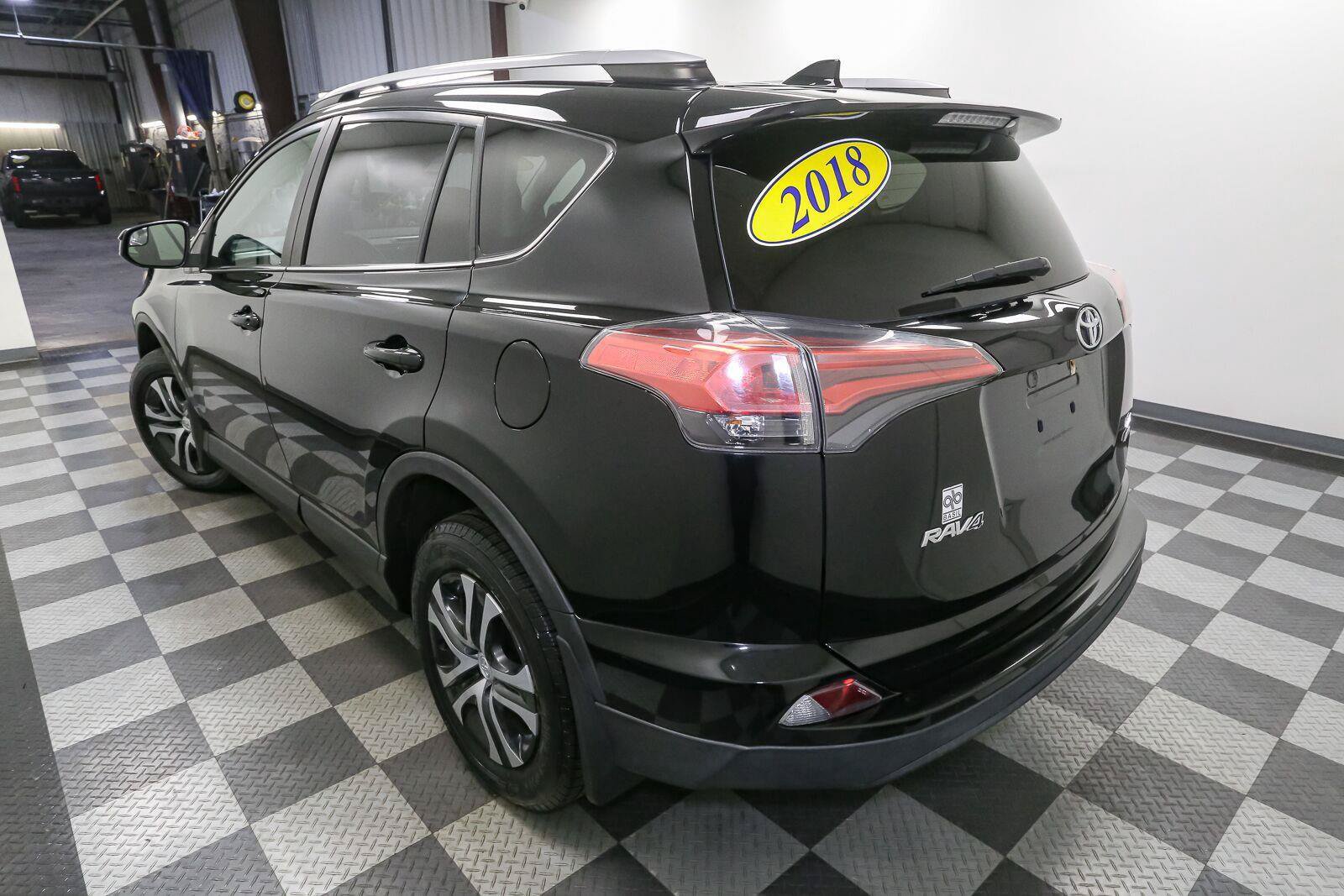 Used 2018 Toyota RAV4 LE w/ All Weather Liner Package AWD/4WD image 9