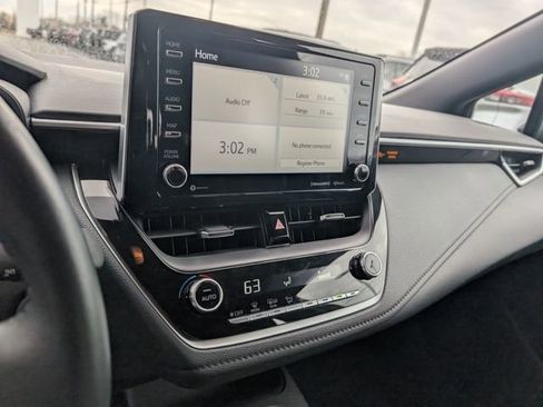 Used 2022 Toyota Corolla SE w/ SE Premium Package image 20