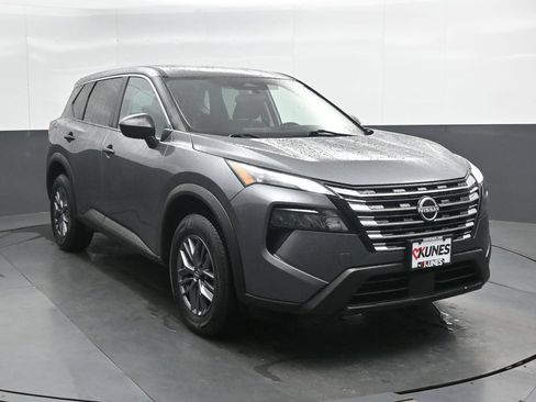 Used 2024 Nissan Rogue S AWD/4WD image 4