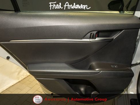 Used 2024 Toyota Camry SE FWD image 8