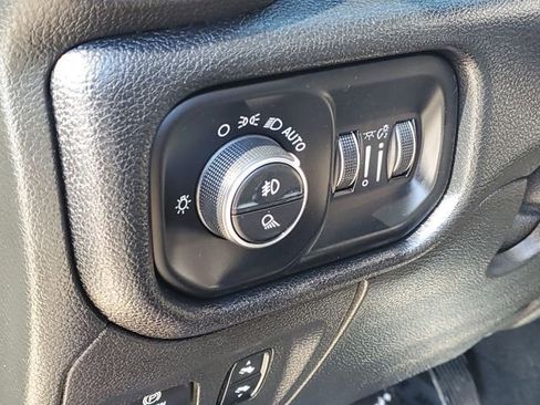 Used 2019 RAM 1500 Big Horn image 11