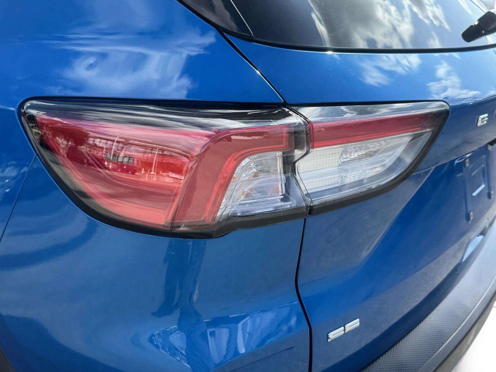 Used 2022 Ford Escape SE w/ Convenience Package FWD image 14