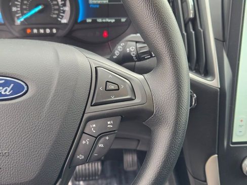 Used 2024 Ford Edge SE image 30