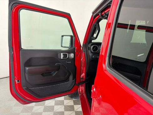 Used 2019 Jeep Wrangler Unlimited Sport S AWD/4WD image 10
