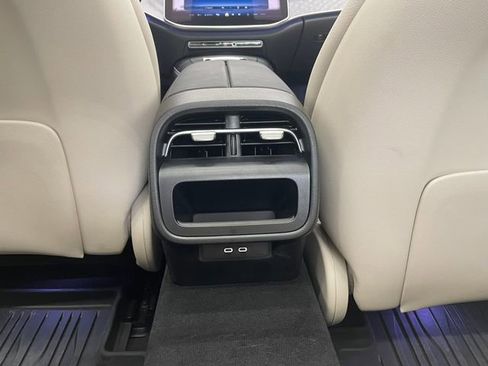 Used 2026 Mercedes-Benz E 350 Sedan image 38