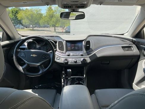 Used 2018 Chevrolet Impala LT w/ LT Convenience Package FWD image 2