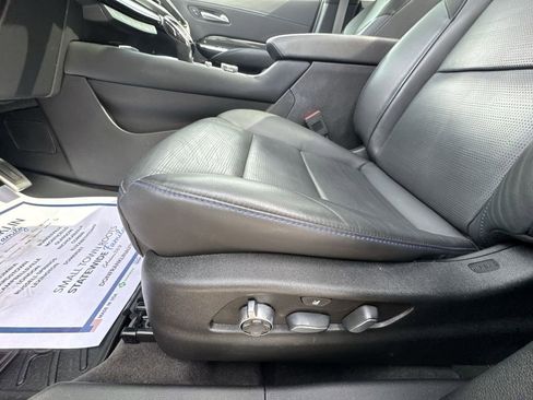 Used 2024 Cadillac XT4 Sport FWD image 4
