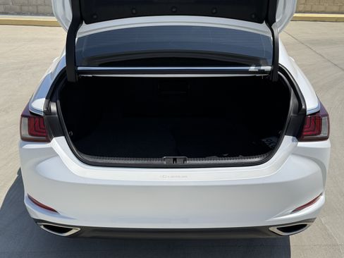 Certified 2024 Lexus ES 350 w/ Accessory Package (Z2) FWD image 13