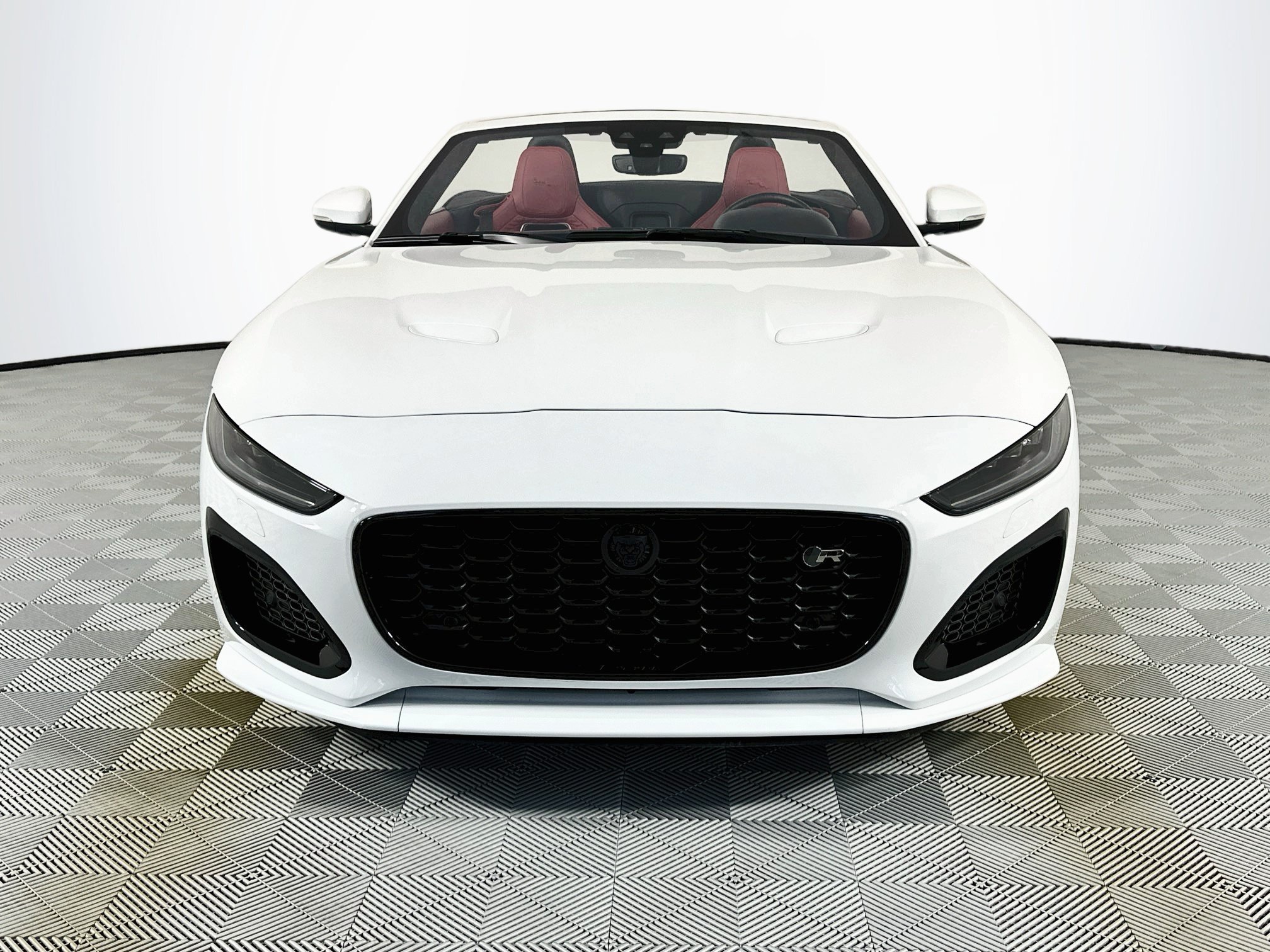 Certified 2024 Jaguar F-TYPE R AWD/4WD image 2