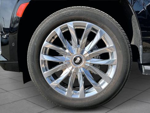 Used 2024 Cadillac Escalade Premium Luxury w/ Performance Package image 11