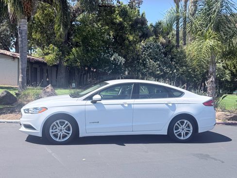 Used 2018 Ford Fusion S FWD image 2