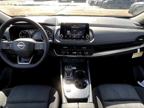 Used 2025 Nissan Rogue SV FWD image 5