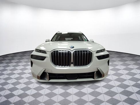 Certified 2025 BMW X7 xDrive40i image 5