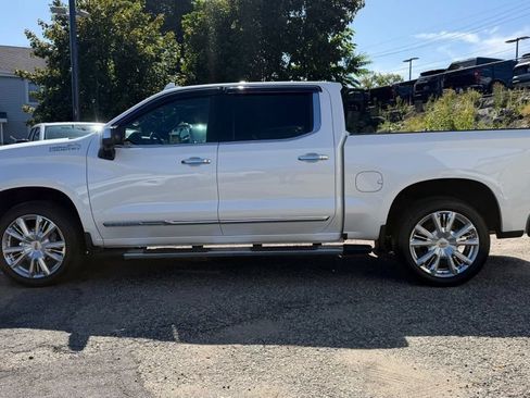 Used 2023 Chevrolet Silverado 1500 High Country w/ High Country Premium Package AWD/4WD image 2
