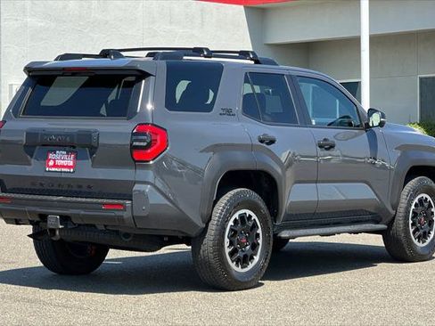 Certified 2025 Toyota 4Runner TRD Off-Road Premium AWD/4WD image 2