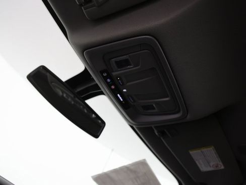 Used 2020 Chevrolet Silverado 2500 Custom w/ Custom Value Package image 20