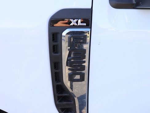 New 2026 Ford F350 XL w/ XL Chrome Package image 6