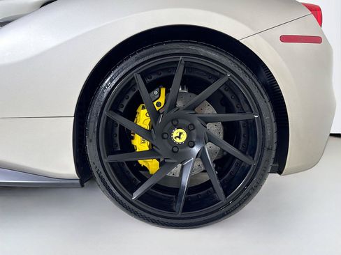 Used 2016 Ferrari 488 GTB RWD image 33