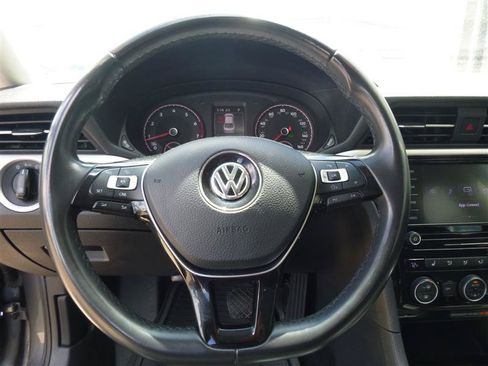 Used 2022 Volkswagen Passat 2.0T SE FWD image 11