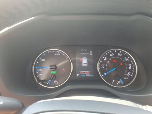 Used 2022 Toyota RAV4 XLE Premium AWD/4WD image 19