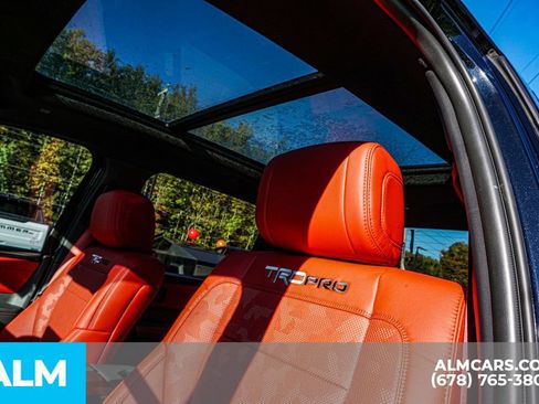 Used 2025 Toyota Tundra Limited AWD/4WD image 18