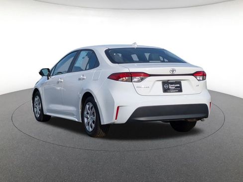 Used 2024 Toyota Corolla LE image 7