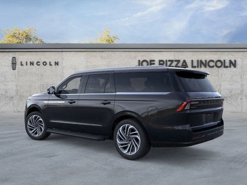 New 2026 Lincoln Navigator L Premier image 4