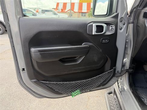 Used 2022 Jeep Wrangler Unlimited Sport AWD/4WD image 11