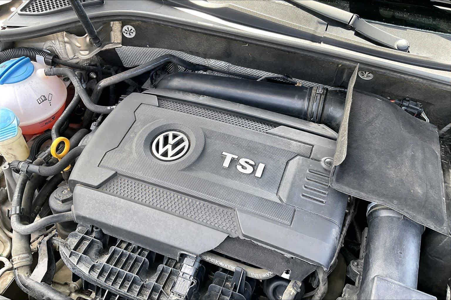 Used 2016 Volkswagen Passat 1.8T S FWD image 30