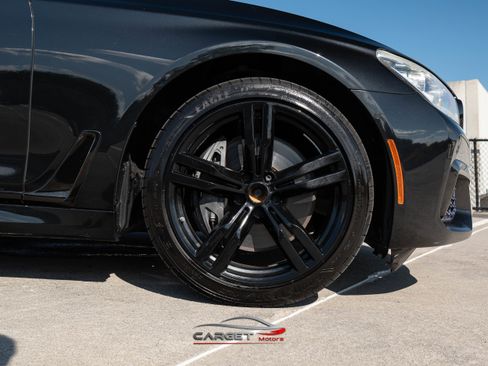 Used 2016 BMW 750i w/ M Sport Package image 10