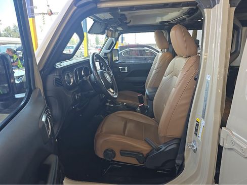 Used 2022 Jeep Wrangler Unlimited Sahara w/ Cold Weather Group AWD/4WD image 4