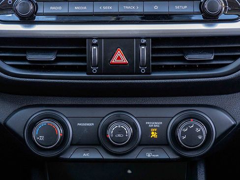 Certified 2023 Kia Forte LXS w/ LXS Technology Package image 13