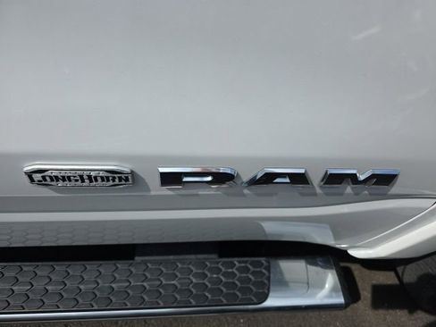 Used 2022 RAM 1500 Limited w/ Body-Colour Bumper Group image 8