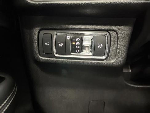 Used 2024 Lincoln Corsair Premiere image 23