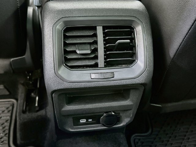Certified 2024 Volkswagen Tiguan SE AWD/4WD image 26