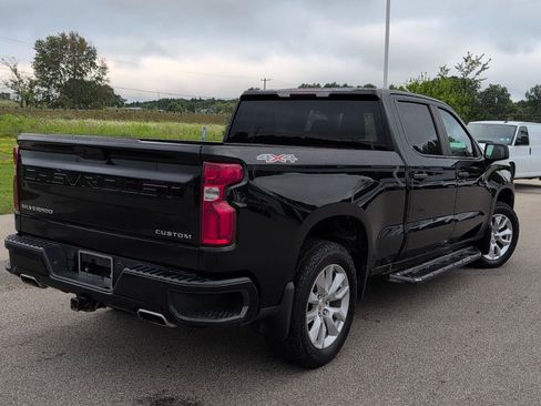 Used 2019 Chevrolet Silverado 1500 Custom w/ Custom Convenience Package AWD/4WD image 8