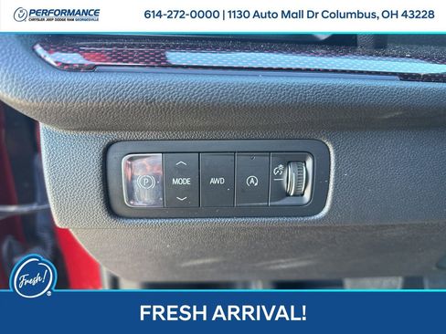 Used 2024 Chevrolet Traverse Z71 AWD/4WD image 16