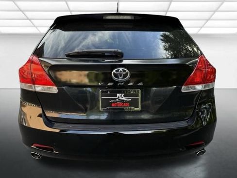 Used 2010 Toyota Venza FWD image 4