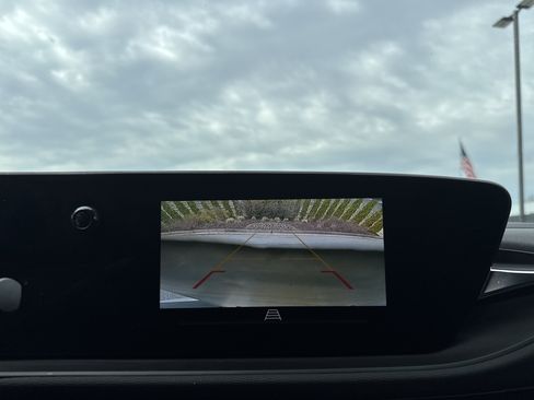 Used 2025 Buick Envista Preferred w/ Convenience I Package image 24