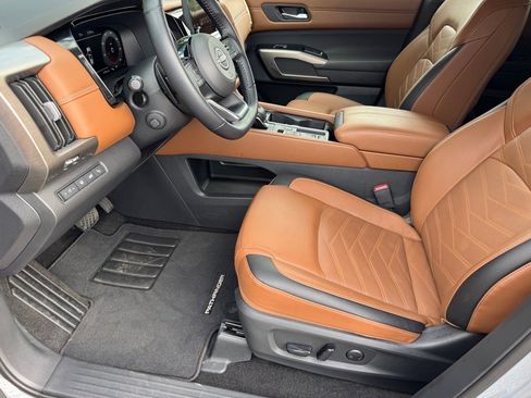 Certified 2024 Nissan Pathfinder Platinum w/ Cargo Package image 10