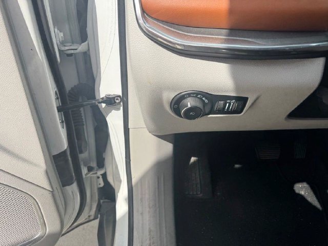 Used 2024 Jeep Compass Limited AWD/4WD image 18