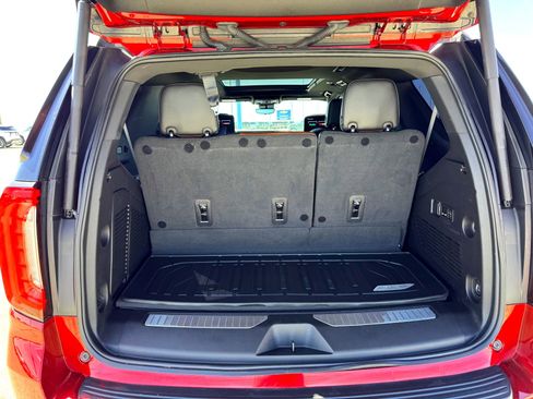 Used 2023 GMC Yukon Denali Ultimate image 8