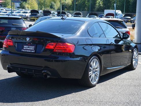 Used 2011 BMW 335i xDrive Coupe AWD/4WD image 5